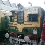 800px-EMU_local_trains_at_Howrah_station